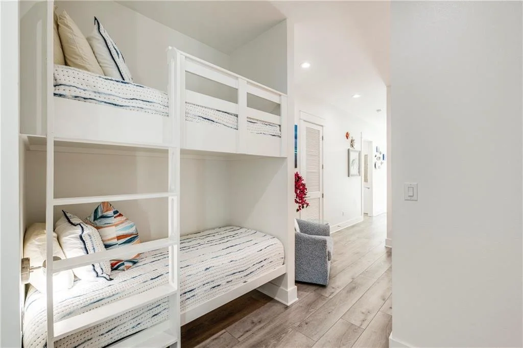 144 Barefoot Ln 32.jpg