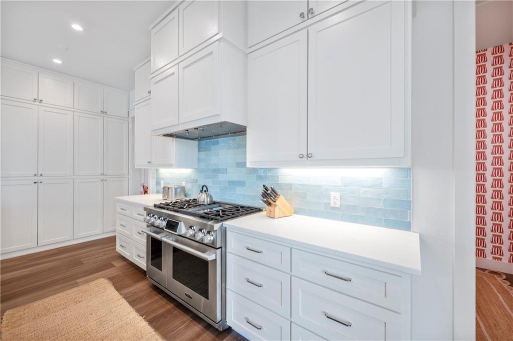 580 South Shore Dr 14.jpg