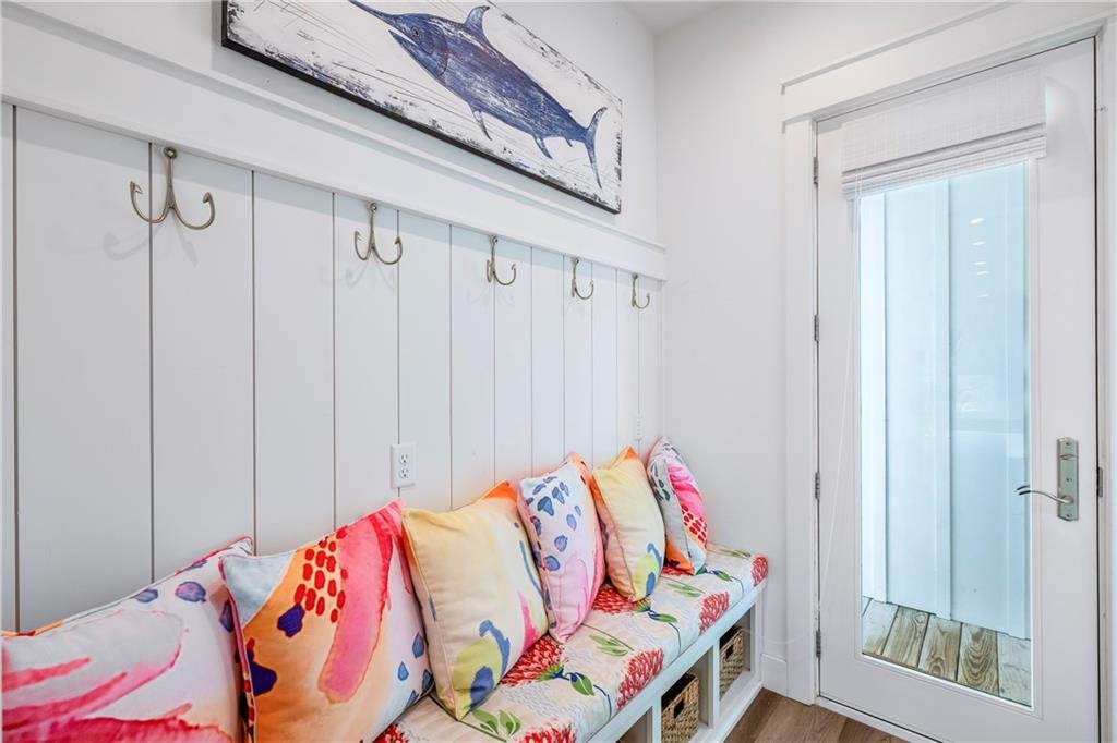 580 South Shore Dr 18.jpg