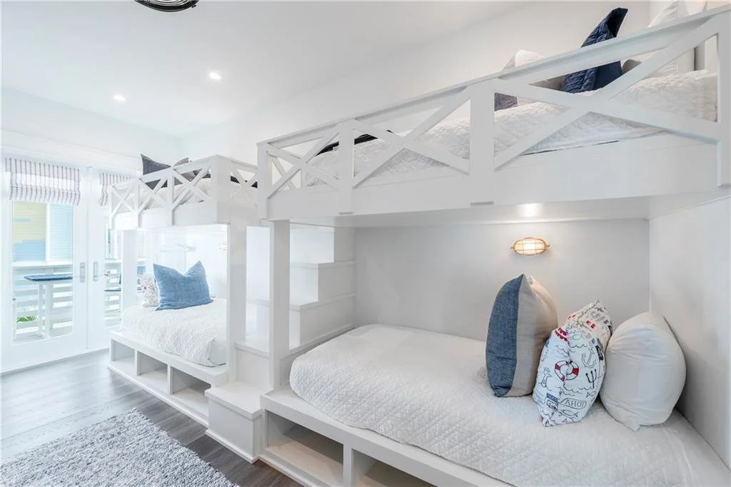 580 South Shore Dr 21.jpg