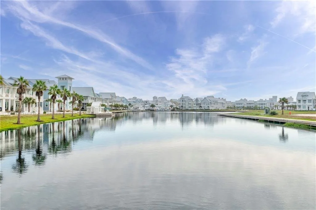 580 South Shore Dr 33.jpg