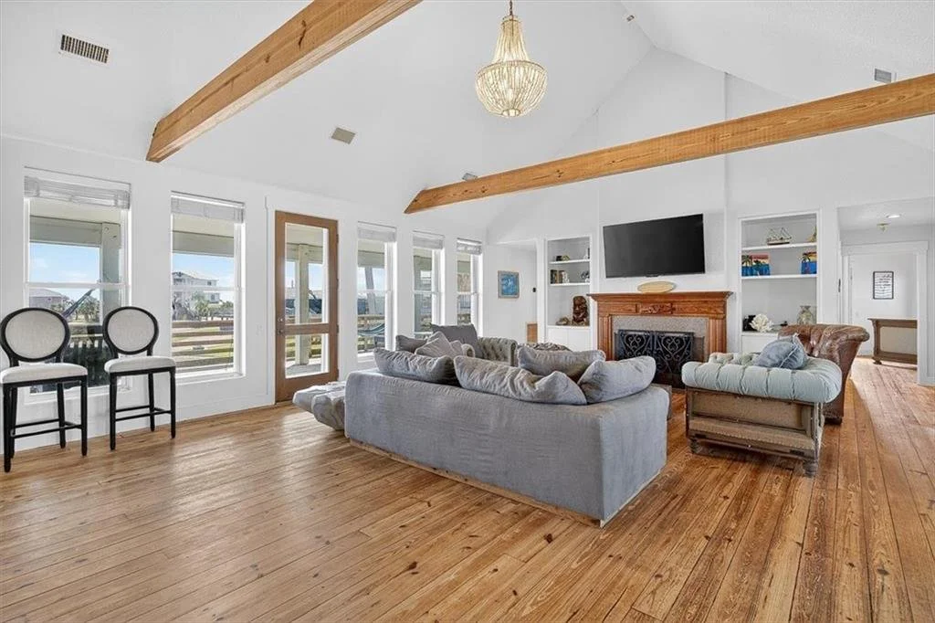 728 Sea Breeze Ln 4.jpg