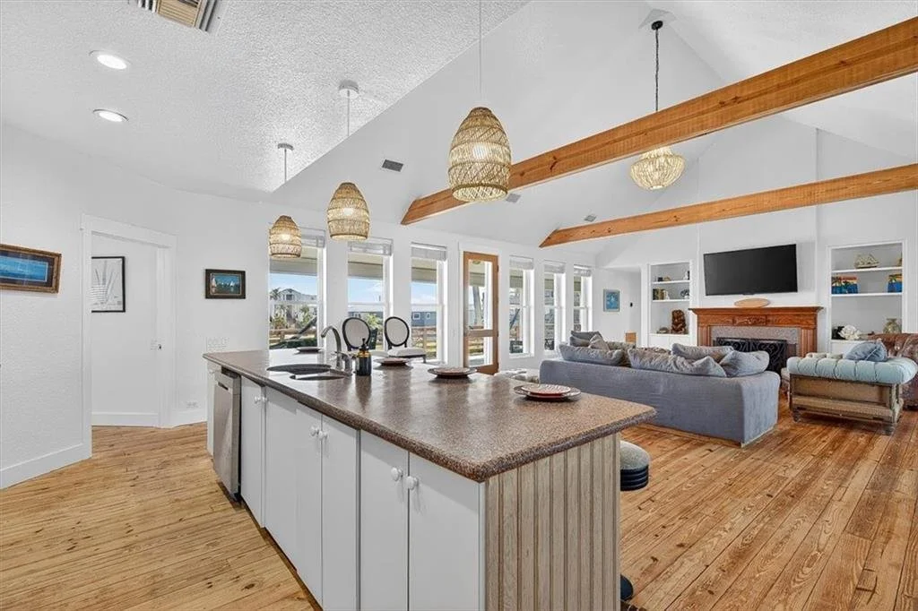 728 Sea Breeze Ln 10.jpg