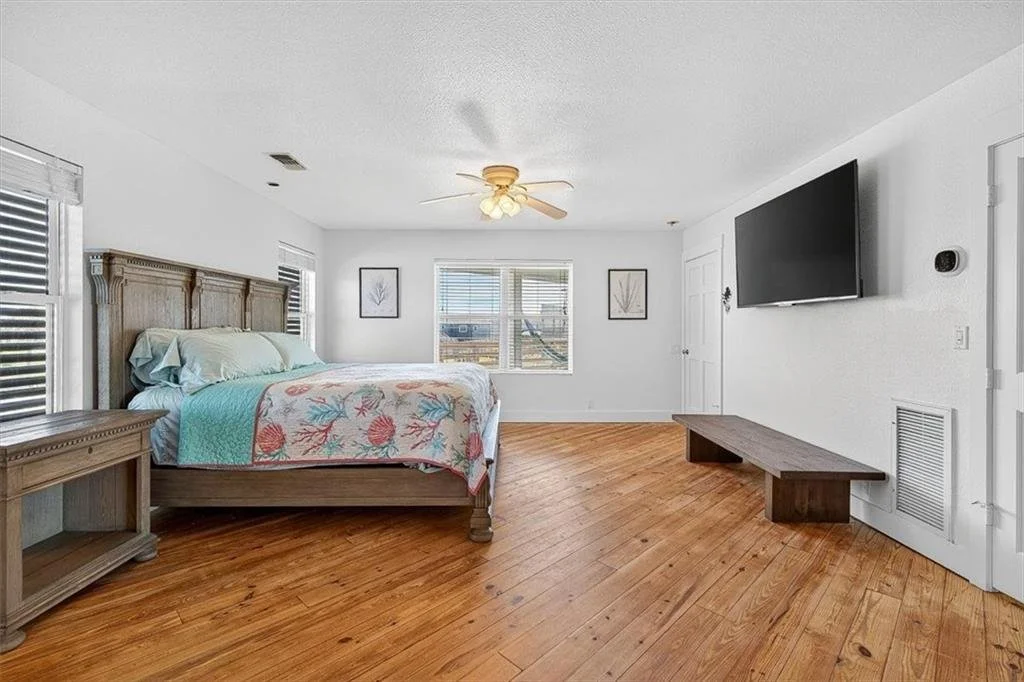 728 Sea Breeze Ln 18.jpg