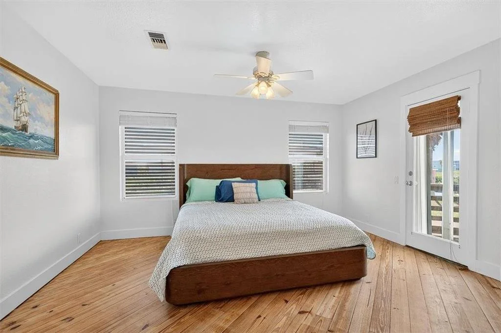 728 Sea Breeze Ln 23.jpg