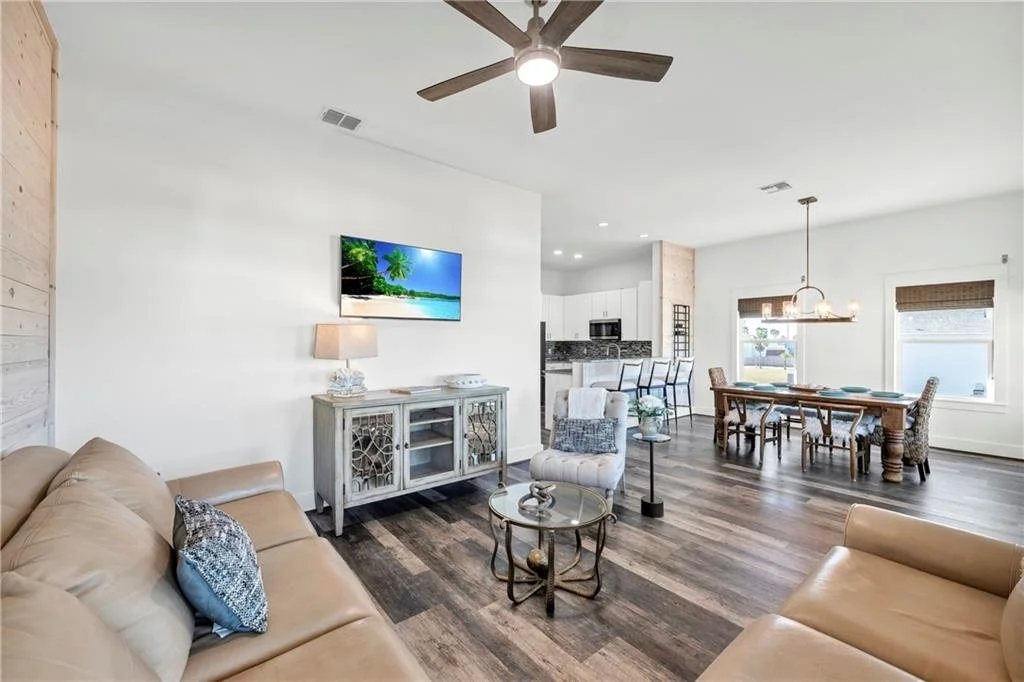 230 Port Lavaca 7.jpg