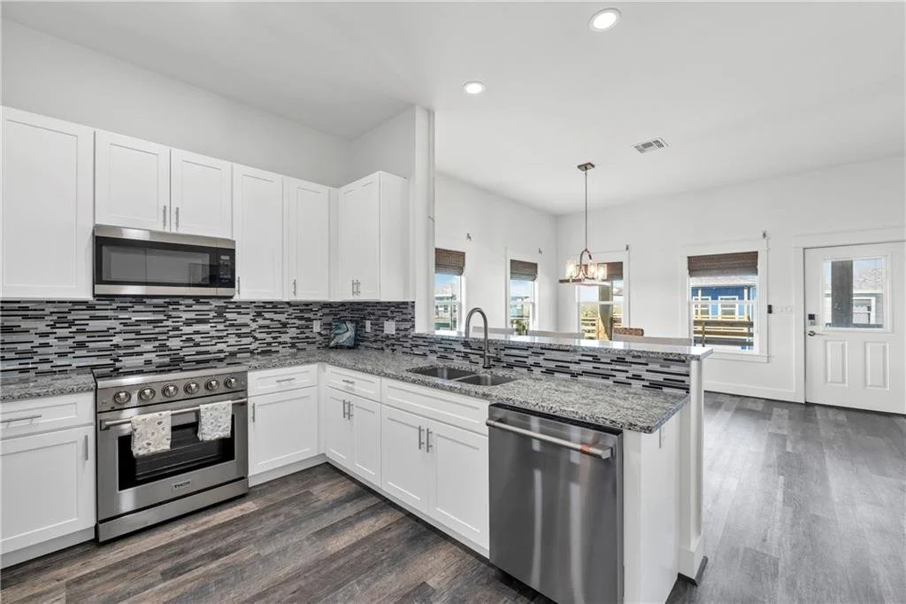 230 Port Lavaca 13.jpg