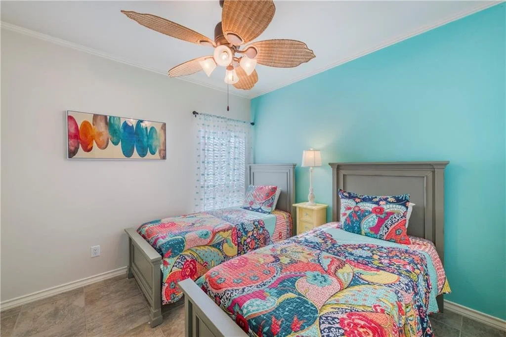 1813 Palisades 24.jpg