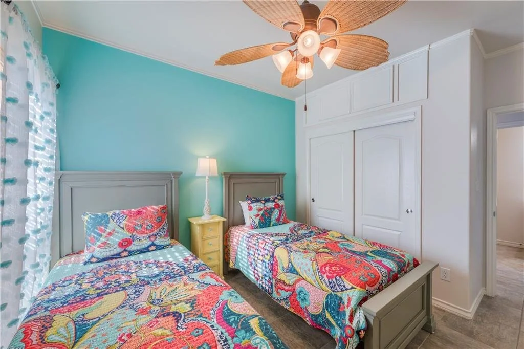 1813 Palisades 25.jpg