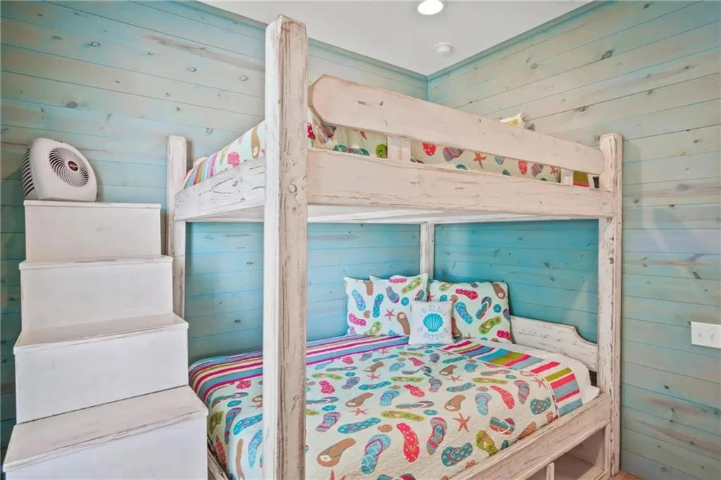 61 Village Walk 15.jpg