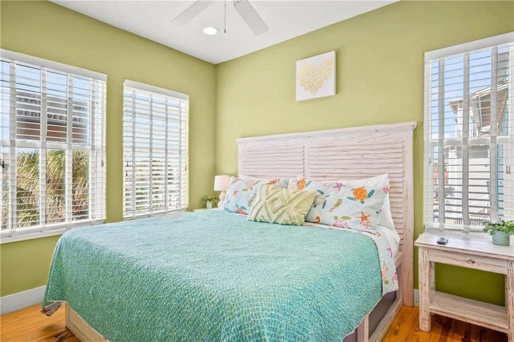 61 Village Walk 18.jpg