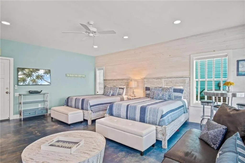 61 Village Walk 19.jpg