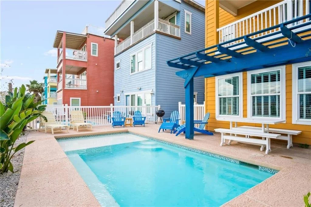 61 Village Walk 24.jpg