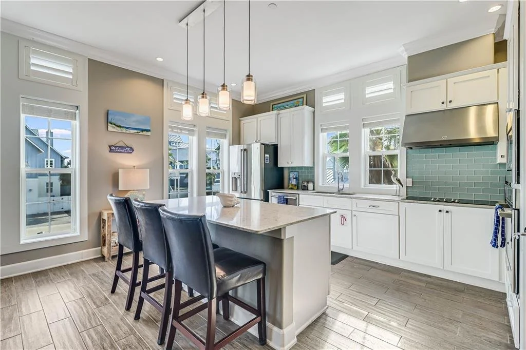 201 SeaGate Condos 7.jpg