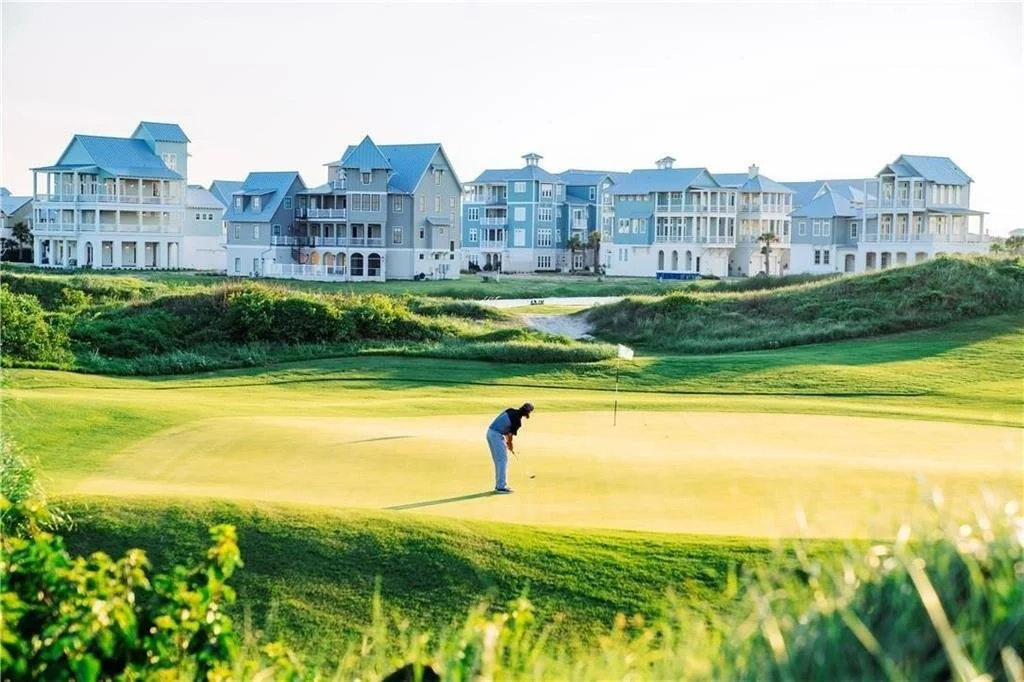 201 SeaGate Condos 29.jpg