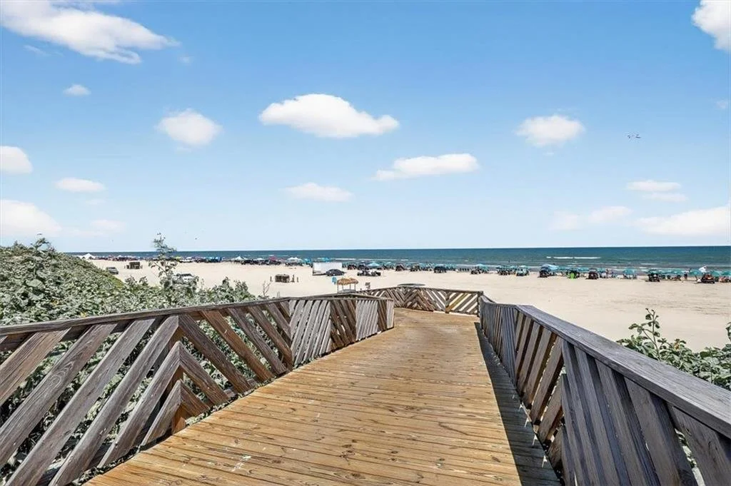 201 SeaGate Condos 32.jpg