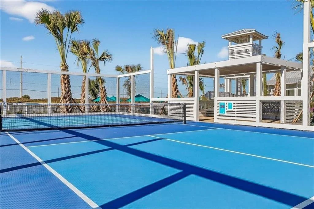 201 SeaGate Condos 35.jpg