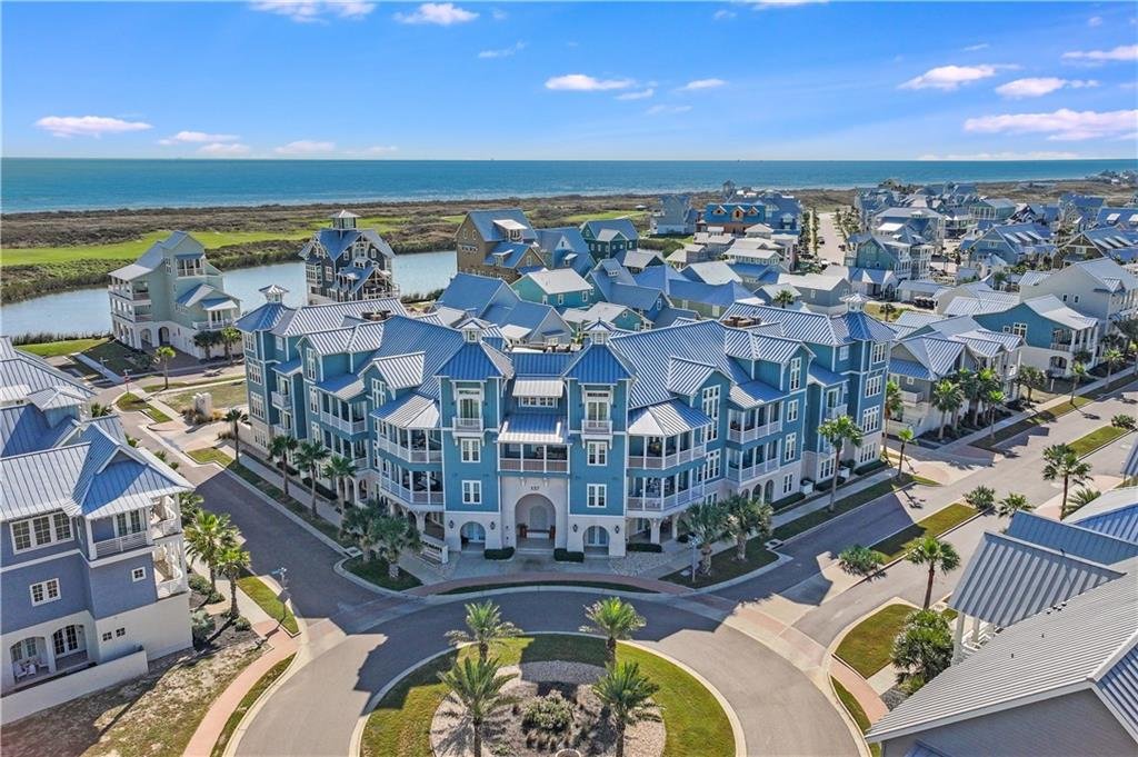 201 SeaGate Condos 36.jpg