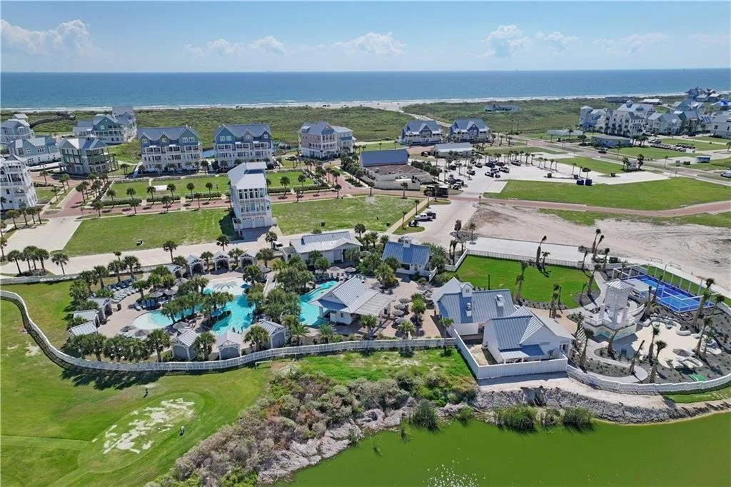 201 SeaGate Condos 39.jpg