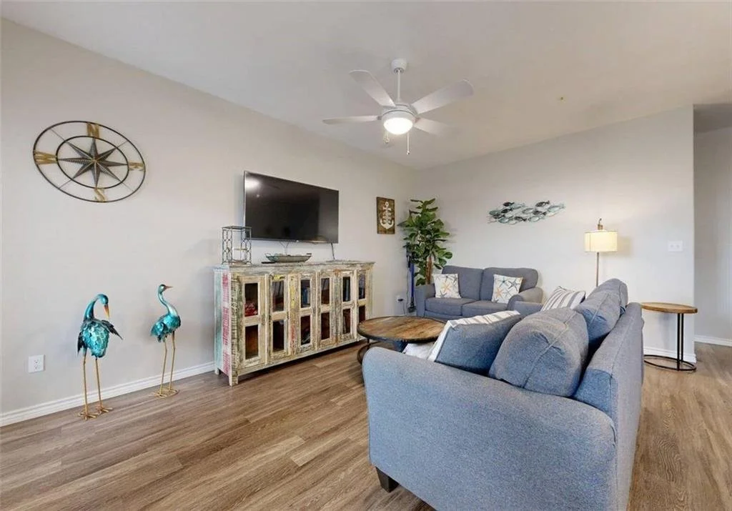 302 Beachside Townhomes 5.jpg