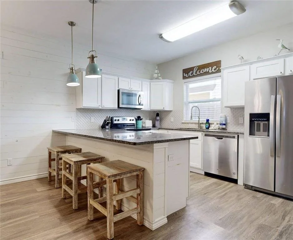 302 Beachside Townhomes 8.jpg