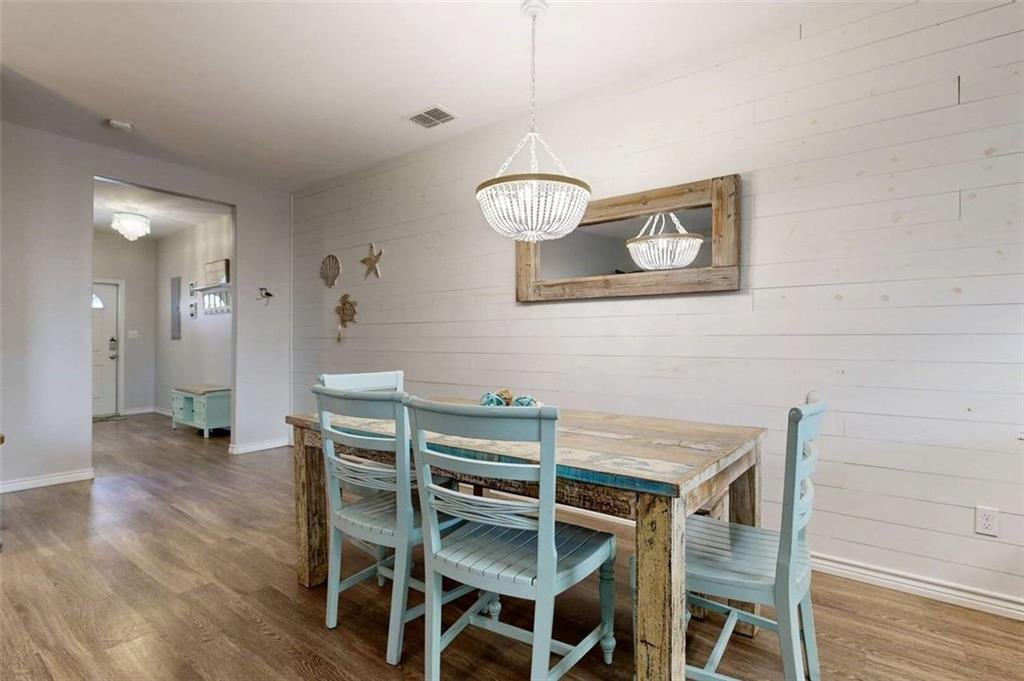 302 Beachside Townhomes 13.jpg