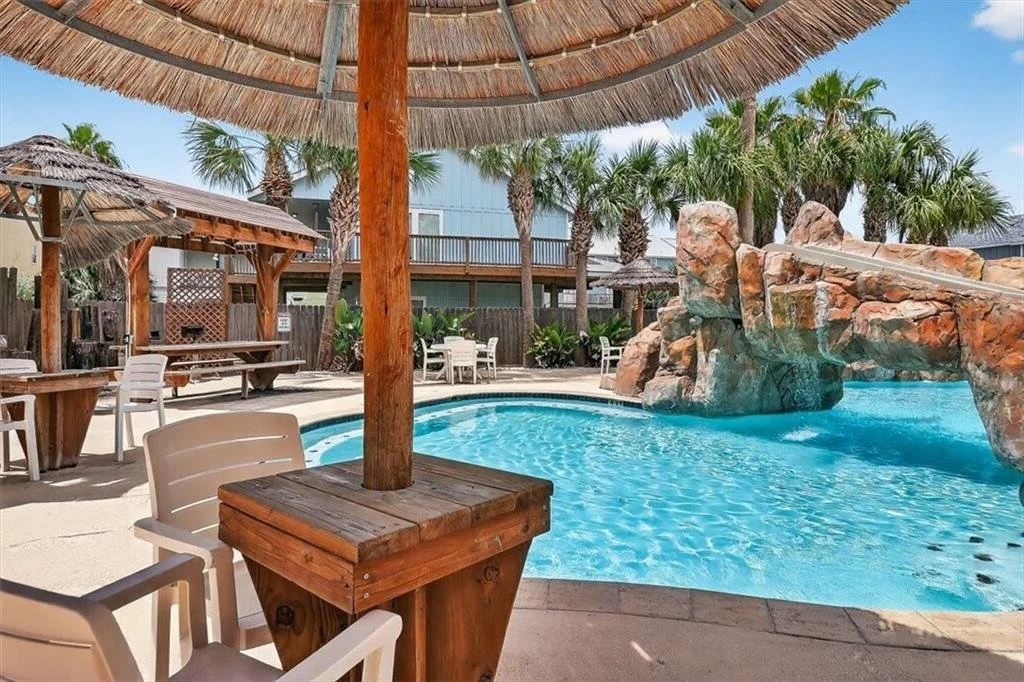 302 Beachside Townhomes 36.jpg