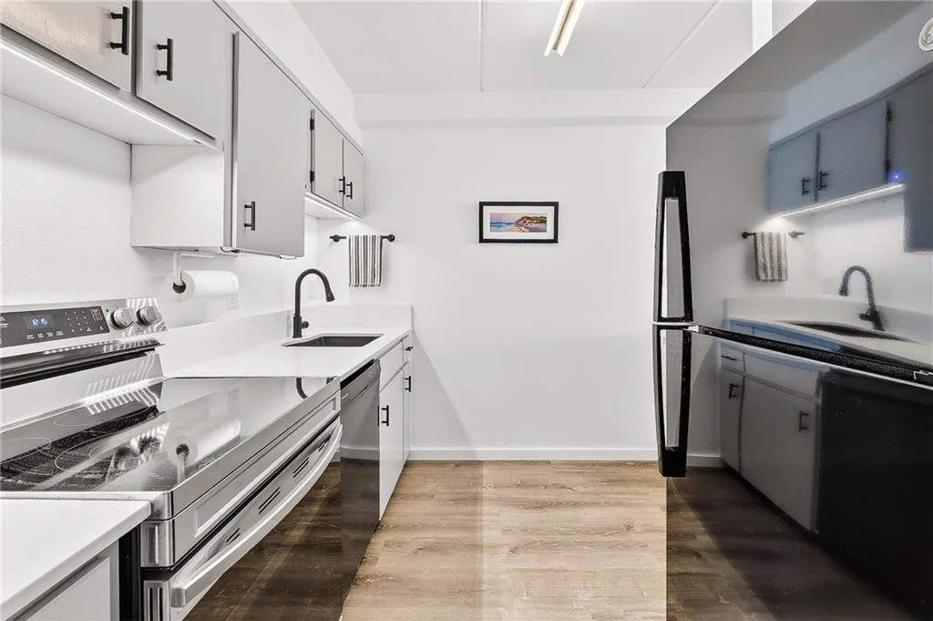 1503 Mustang Towers 11.jpg