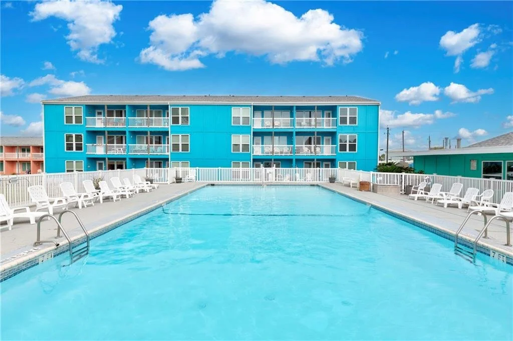 Executive Keys Condos, Unit 305, 800 Beach Access Road 1-A