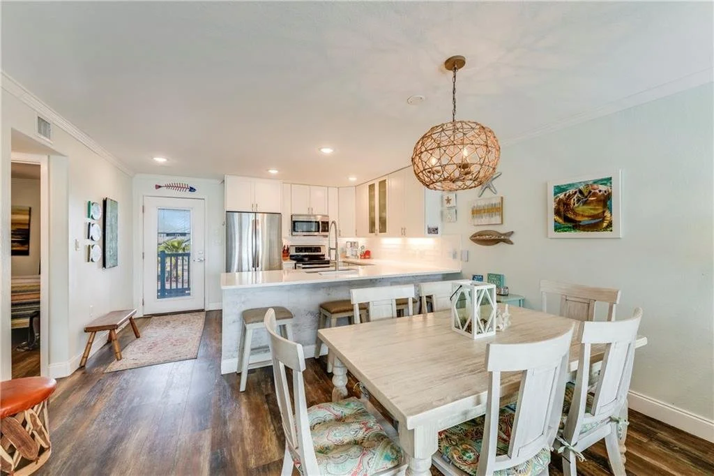 305 exec keys  3.jpg