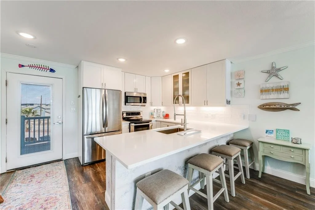 305 exec keys  4.jpg