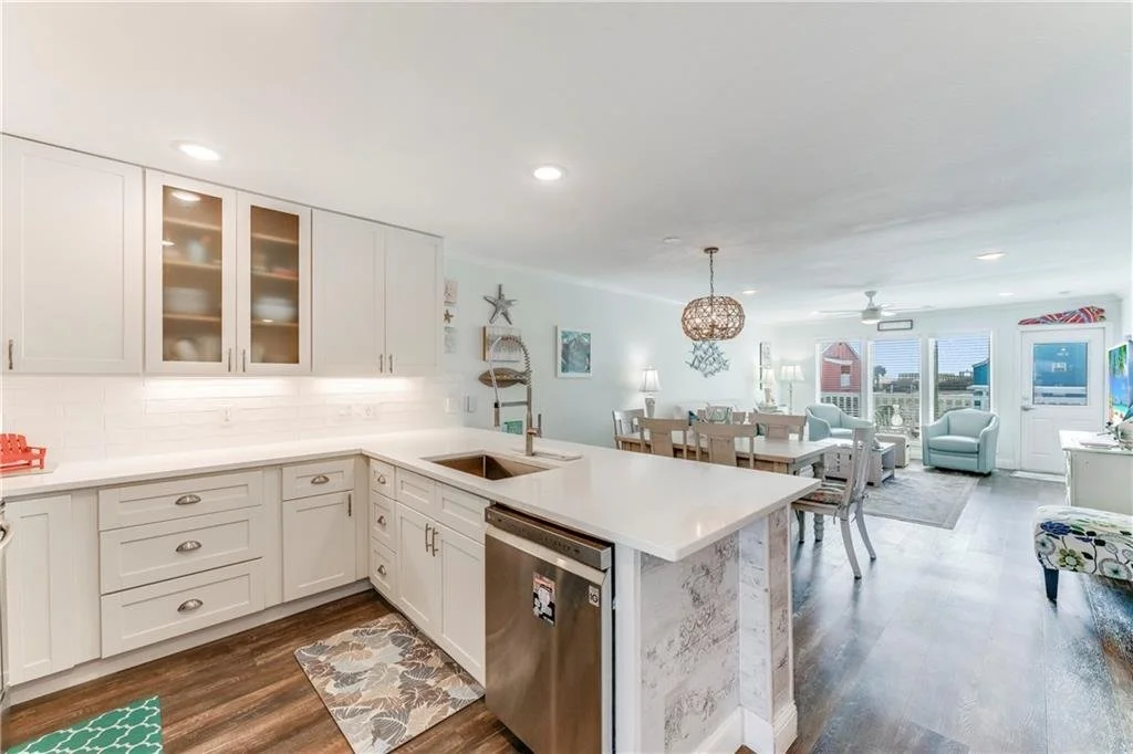 305 exec keys  5.jpg