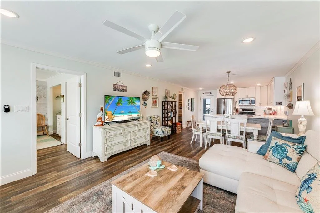 305 exec keys  11.jpg