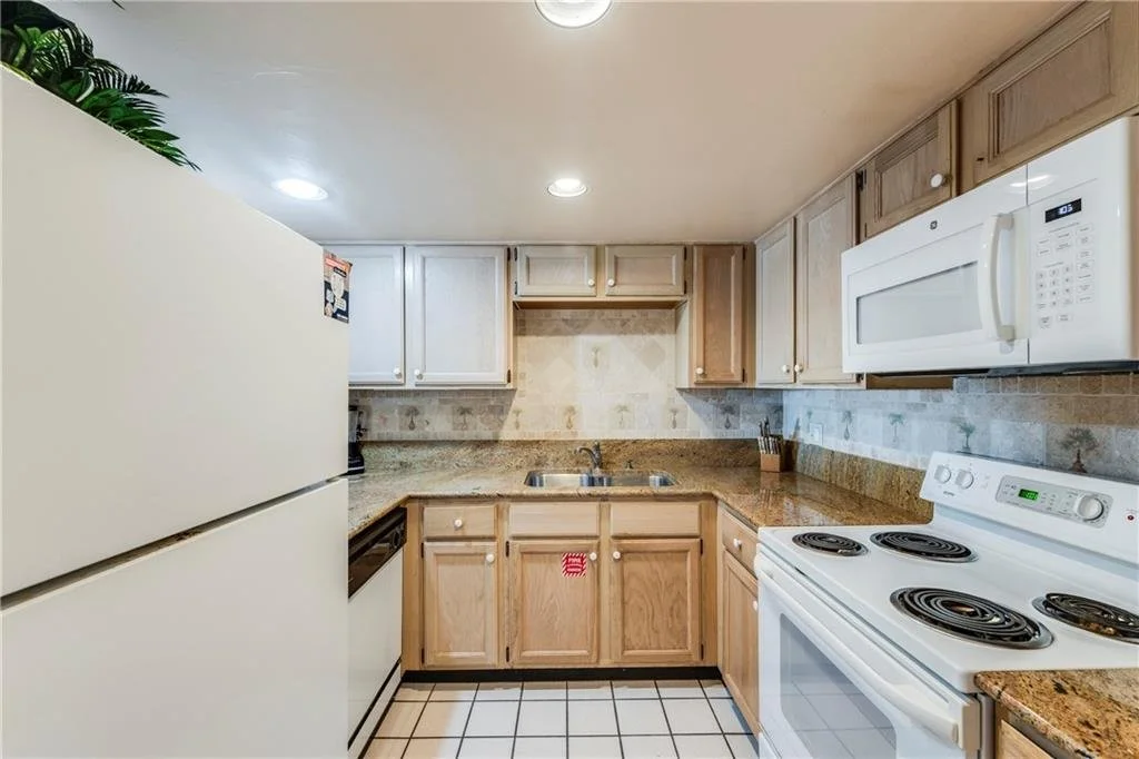 203 Coral Cay 14.jpg