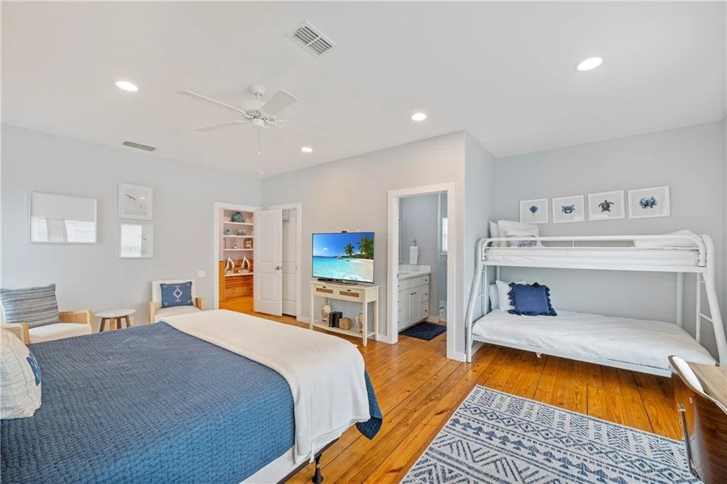 46 Village Walk 6.jpg