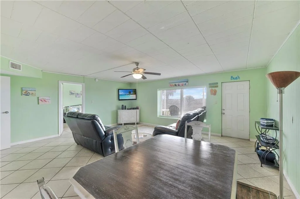 109 Island Retreat 7.jpg