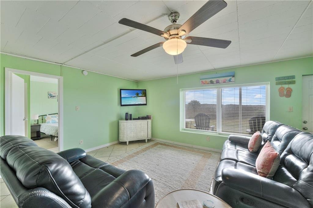 109 Island Retreat 9.jpg