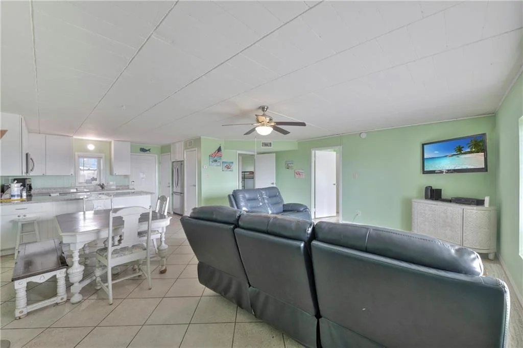 109 Island Retreat 10.jpg