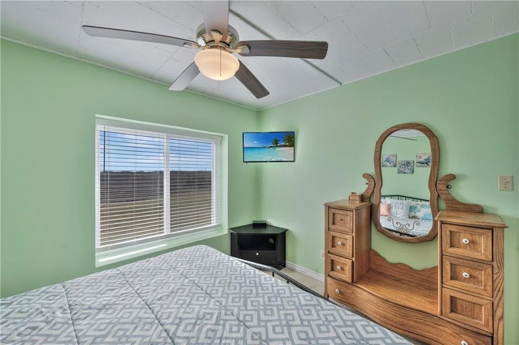 109 Island Retreat 13.jpg