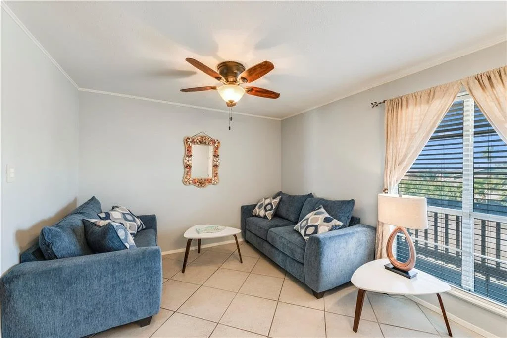 23, Mustang Isle 5.jpg