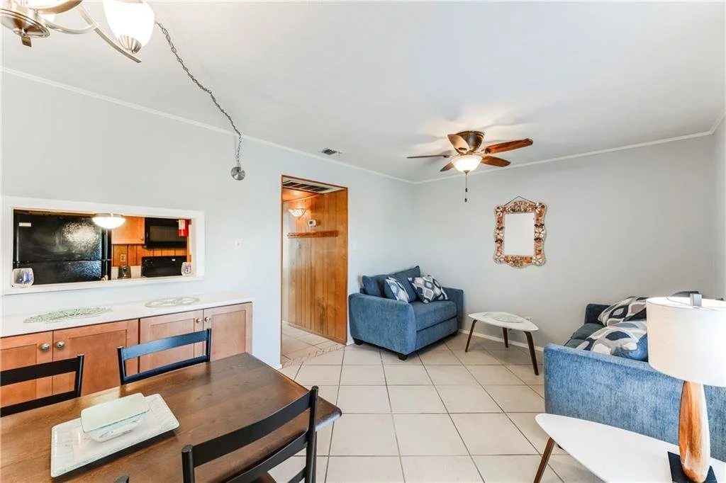 23, Mustang Isle 7.jpg