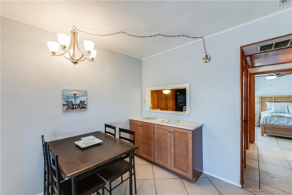 23, Mustang Isle 8.jpg