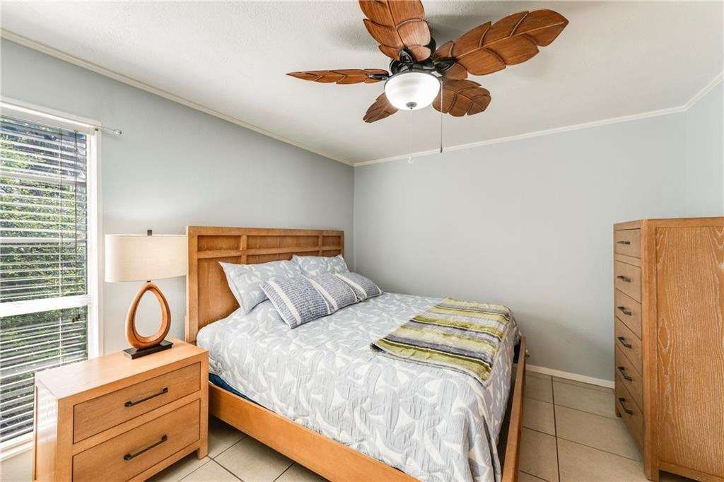 23, Mustang Isle 14.jpg