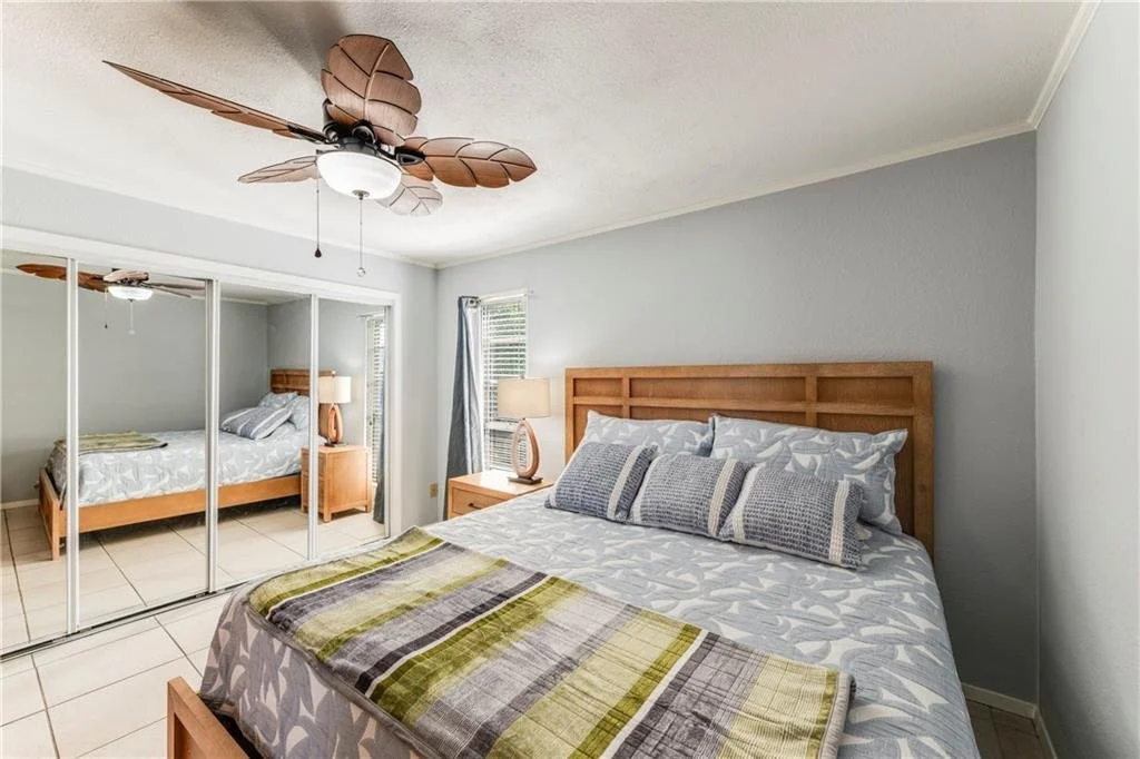 23, Mustang Isle 15.jpg