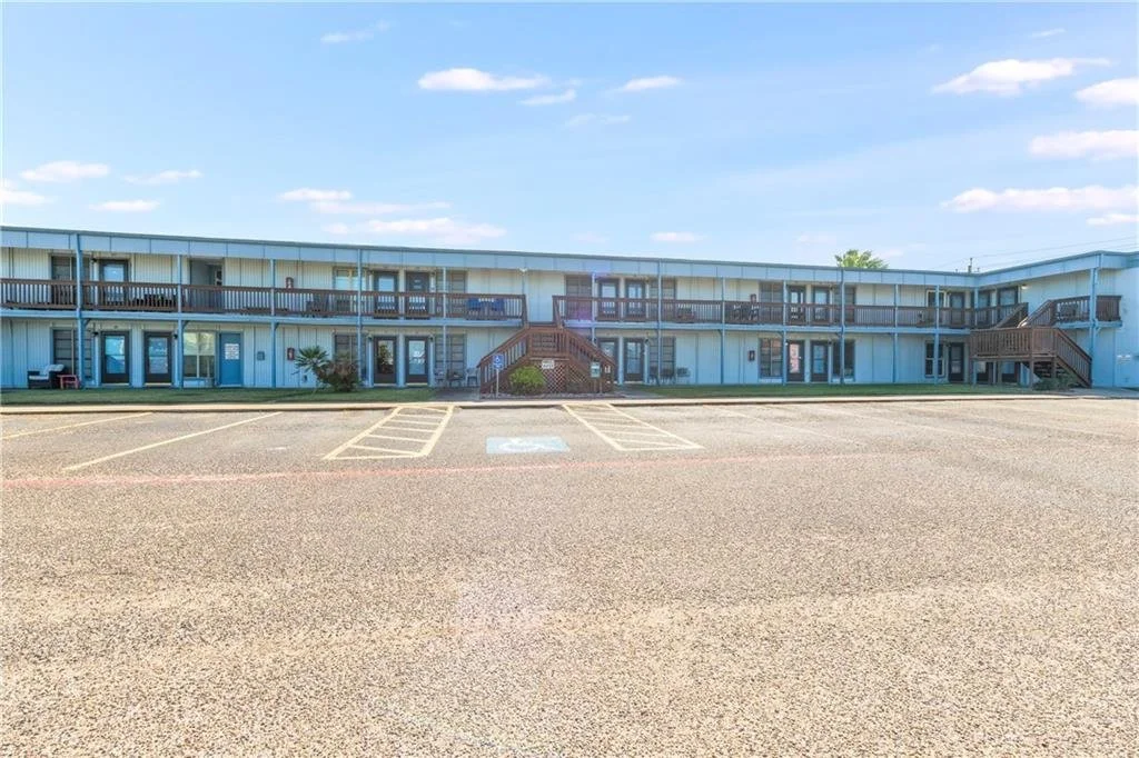 23, Mustang Isle 17.jpg