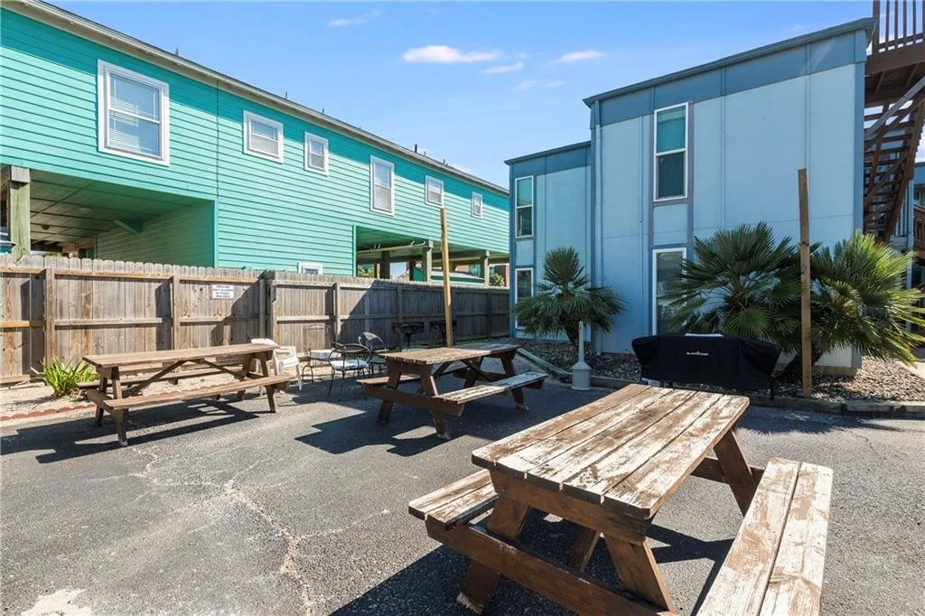 23, Mustang Isle 20.jpg