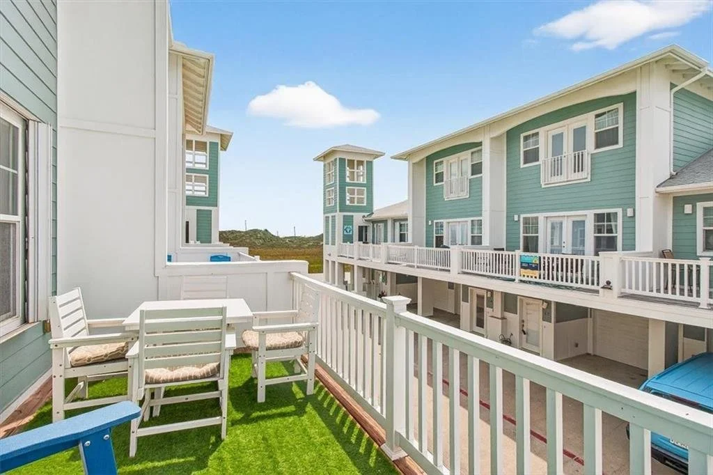 7 Meridian Condos 17.jpg