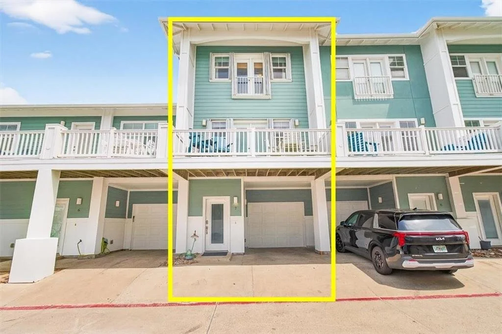 7 Meridian Condos 30.jpg