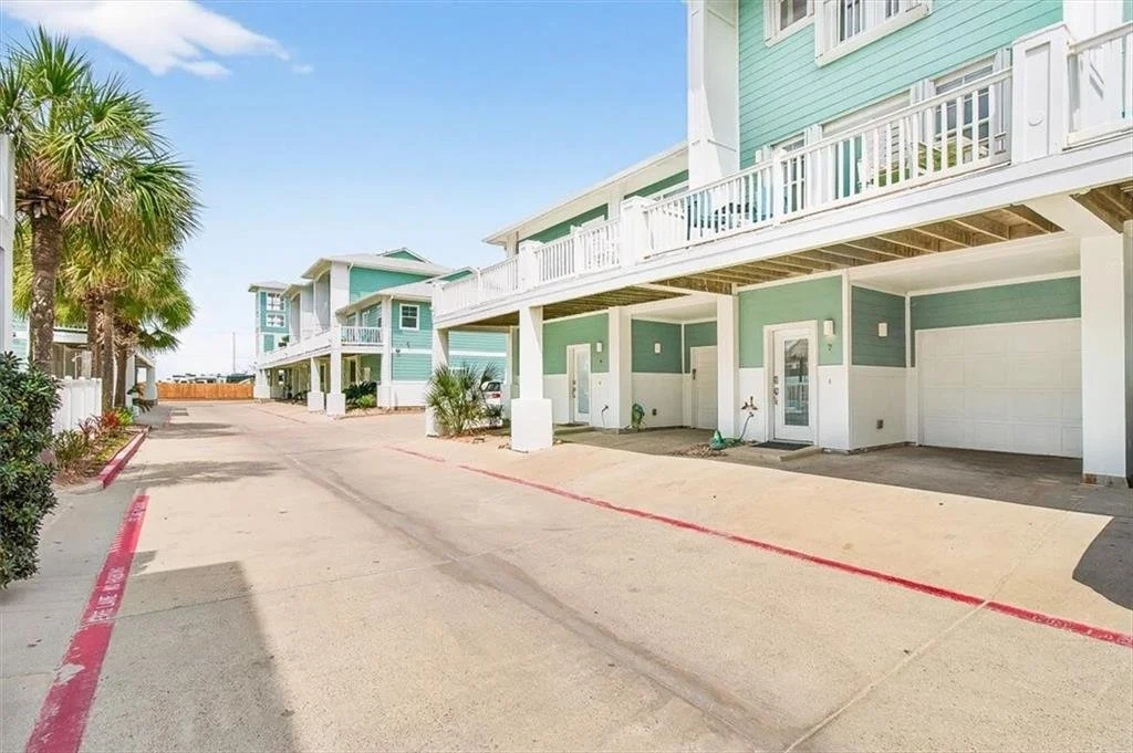 7 Meridian Condos 31.jpg