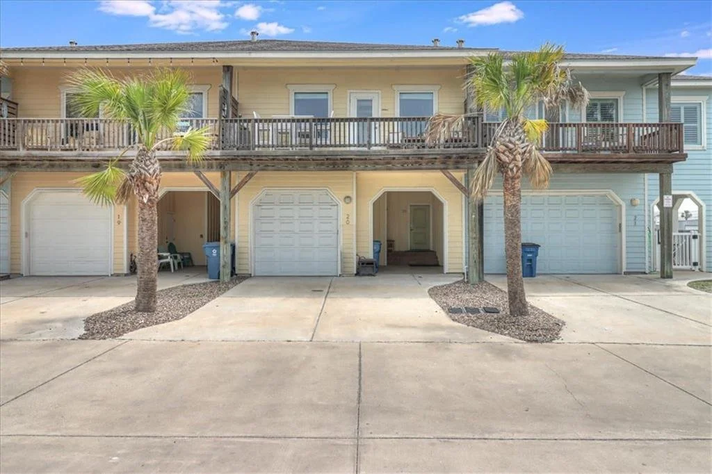 Las Palmeras Condos, #20, 247 W Roberts Ave